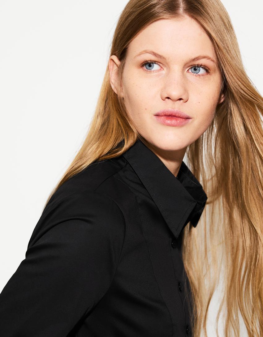 Blouse with wide sleeves