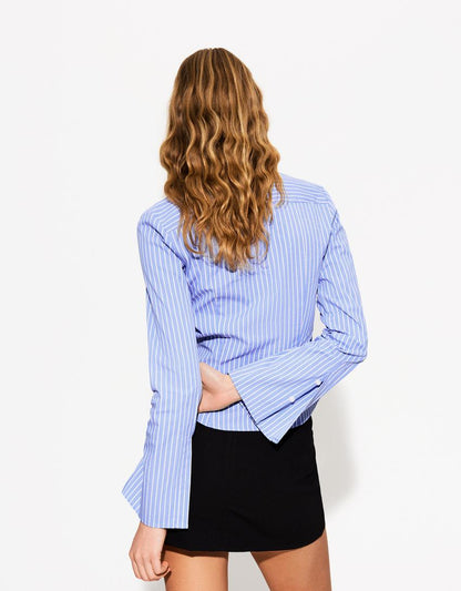 Blouse with wide sleeves