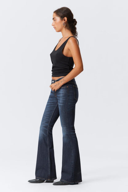 Low-rise slim flared jeans